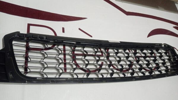 GRILLE CENTRALE PARCHOC DACIA DUSTER 2014+