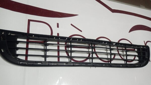 GRILLE CENTRALE PARCHOC PEUGEOT PARTNER 2012+