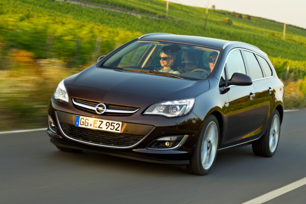 PARE BOUE AVANT OPEL ASTRA 2012+ GAUCHE